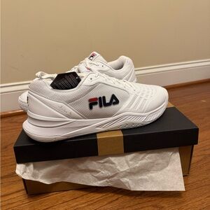 Men’s Fila Axilus 3 tennis shoes